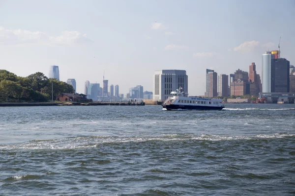 NY Waterway to Governor's Island — Stock Photo, Image