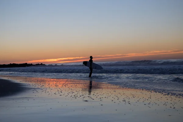 Surfista prestes a remar Imagem De Stock