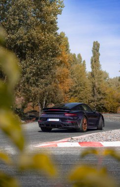 Kyiv, Ukrayna - Eylül 2019. Dünyanın tek spor arabası Porsche 911 991 Turbo S Topar tarafından ayarlandı..