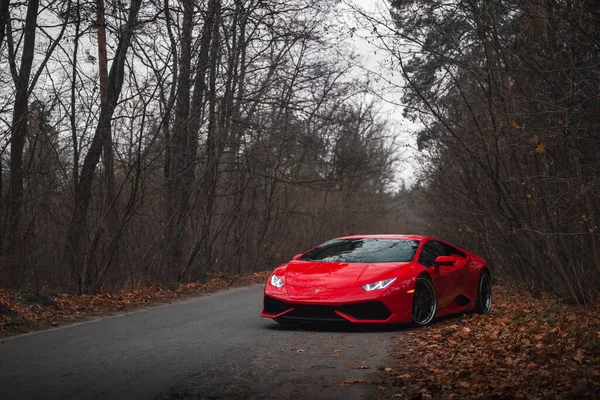 Κίεβο Ουκρανία Νοέμβριος 2019 Ιταλική Supercar Lamborghini Huracan Κόκκινο Χρώμα — Φωτογραφία Αρχείου