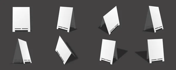 異なるビューと角度を持つ空白の白いテーブルカードモックアップコレクション — ストックベクタ