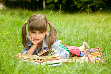 küçük öğrenci okuma kitapları