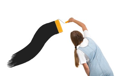 bir rulo tutan genç kız