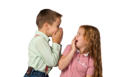 bir kız için bir sır söylemek çocuk.