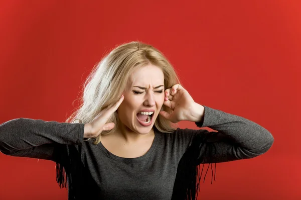 Eine Frau, die vor Wut schreit — Stockfoto