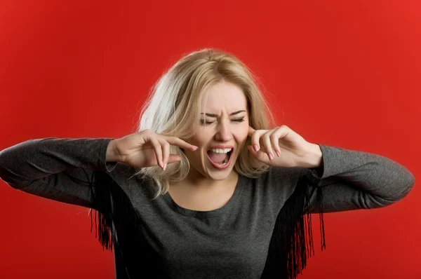 Woman who screams in rage — Stock Photo, Image