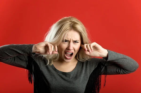 Woman who screams in rage — Stock Photo, Image