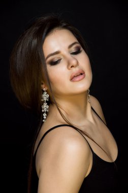 baştan çıkarıcı genç kadın uzun saçlı