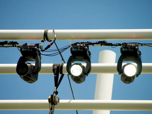 Licht en geluid apparatuur op het muziekfestival — Stockfoto