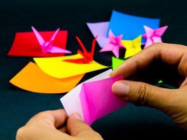 Japon Origami katlama yönergeleri oyuncaklar; Nasıl oynanır