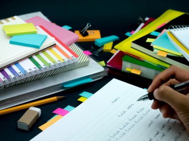 Yeni dil yazma kelime birçok kez üstünde belgili tanımlık defter öğrenme;