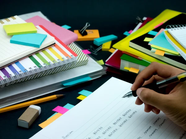 Yeni dil yazma kelime birçok kez üstünde belgili tanımlık defter öğrenme;