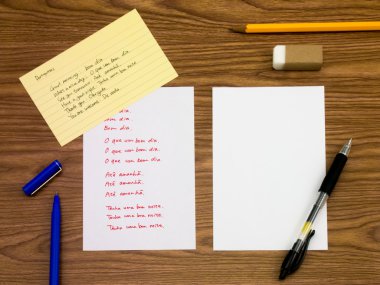 Portekizce; Yeni dil yazılı kelime üstünde belgili tanımlık defter öğrenme