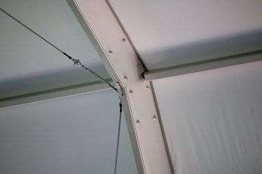 Truss yapı inşaat sahasında detay