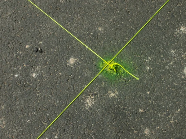 Die gelbe Schnur am Boden auf der Baustelle — Stockfoto