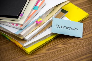 Stok; Masanın üzerindeki iş belgeler yığını