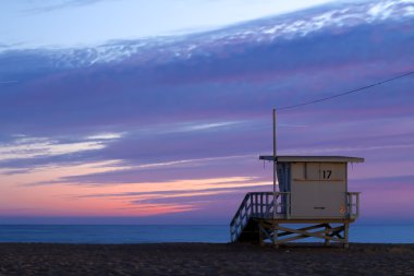 Snata Monica Pier gün batımında Ağustos ayında