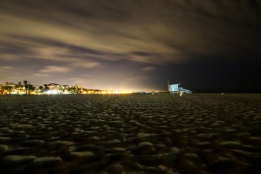 Ağustos ayında Snata Monica iskelede gece görünümü