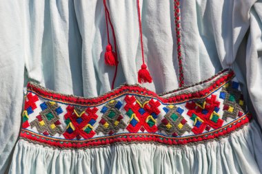 Eski Romanya geleneksel kostüm