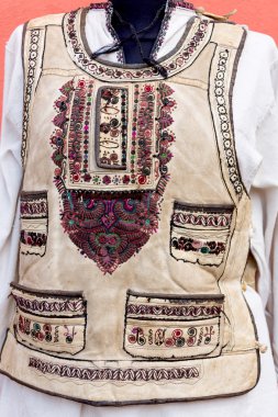 Eski Romanya geleneksel kostüm