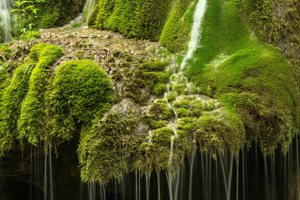 Cachoeira natural selvagem — Fotografia de Stock