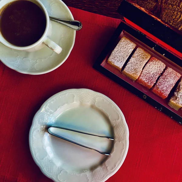 Pause chocolate, coffee with delicacies