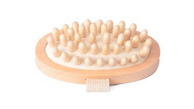 Beyaz yalıtımlı arka planda anti-selülit ahşap çevre dostu masaj aleti.