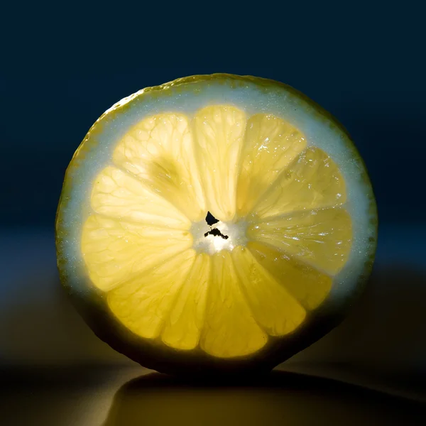 Trancher le citron — Photo