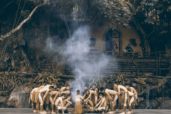 La tribu en la aldea de Li y Miao. Sanya, Hainan, China — Foto de Stock