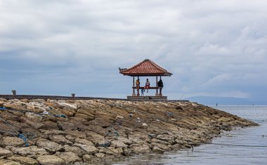Sahilde yatak. Bali, Nusa Dua