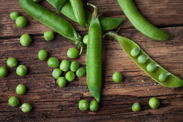 Verse groene erwten — Stockfoto