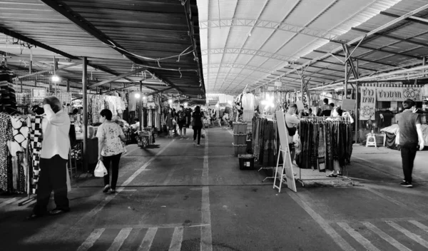 Μπανγκόκ Ταϊλάνδη Αγορά Νωπών Τροφίμων Δίπλα Στο Κτίριο Γραφείων Λίγους — Φωτογραφία Αρχείου