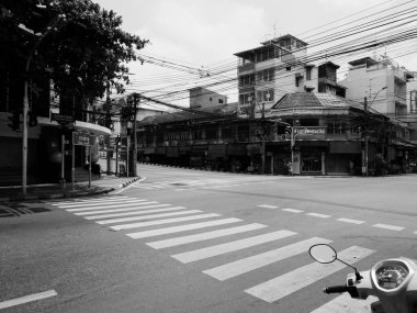 Bangkok, Tayland-04.15.21: Covid 19 salgını sırasında Boş Bang Lum Bhu kavşağı, üçüncü aşama. 