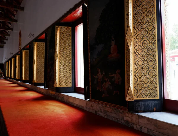 Cristales Ventana Dorados Desde Vista Sala Del Templo — Foto de Stock