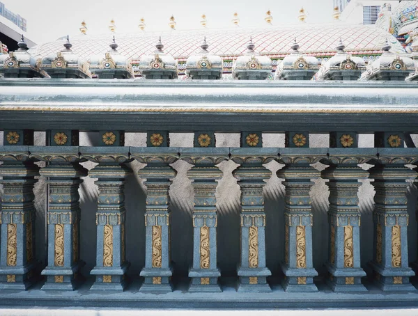 Fantastisk Hinduisk Tempel Pelarvägg Guld Och Grått — Stockfoto