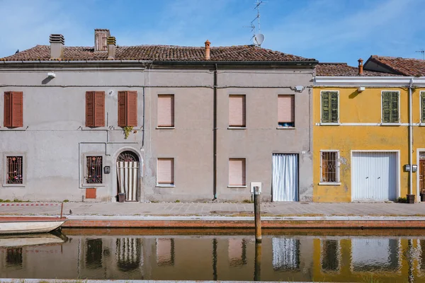Jellemző Házak Comacchio Olaszország Kék — Stock Fotó
