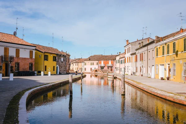 Ponte Sisti Ponte Dei Sisti Comacchio Itália Com Céu Azul — Fotografia de Stock