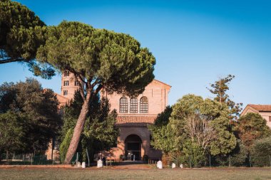 Ravenna, Emilia Romagna / İtalya - Ağustos 2020: Sant 'Apollinare Bazilikası