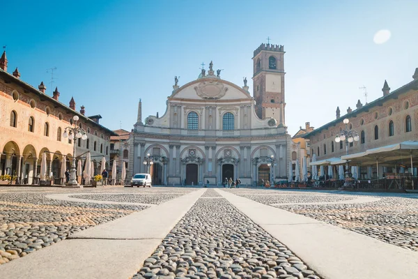 Vigevano Itália Março 2021 Praça Catedral Sant Ambrogio Duomo Vigevano — Fotografia de Stock