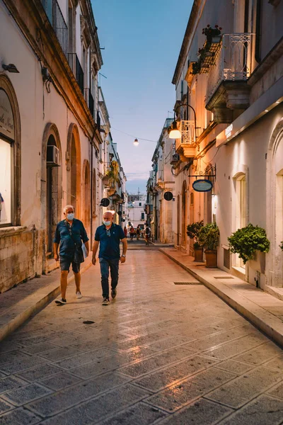 Martina Franca Olaszország Augusztus 2021 Emberek Sétálnak Történelmi Központjában Martina — Stock Fotó