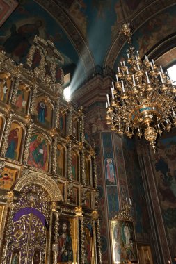 Kilisedeki simgeler ve ışık ışını
