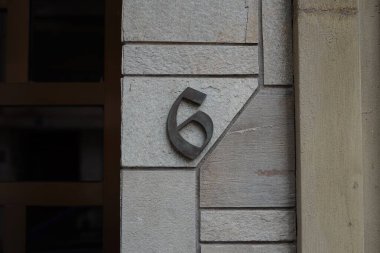 Art deco numara 6 metal