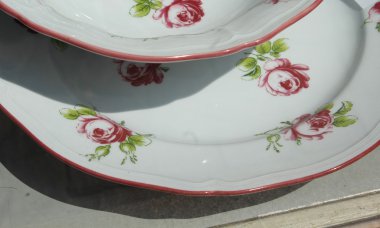 süslemeleri ile beyaz yemekleri