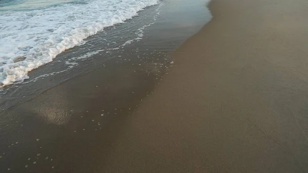 Eau Mer Claire Plage Vagues Sable Espace Texte — Photo