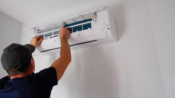 Maintenance Air Conditioner Technician Cleaning Filter View Hands Back — Stock Photo, Image