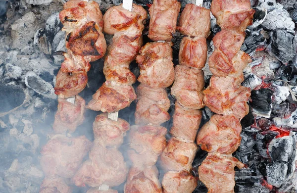 Leckere Gegrillte Schweinefleisch Bbq Barbecue Mit Schweinefleisch Spieße Auf Dem — Stockfoto