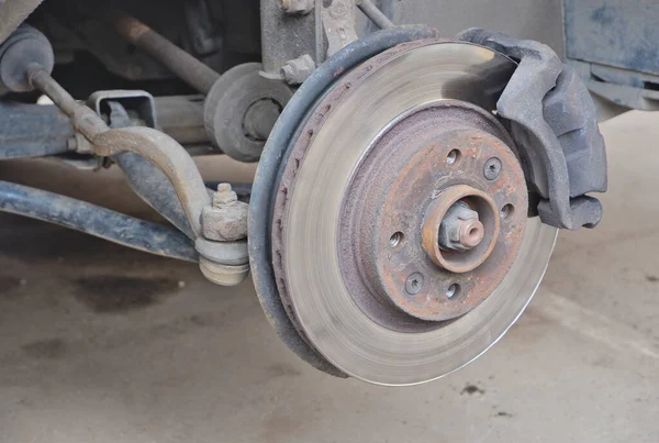 Car Repair Car Jacks Wheels Close View Brake Discs — Stock Photo, Image