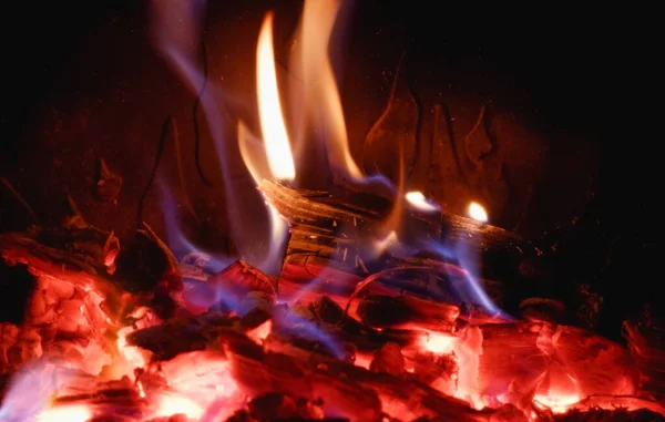 Ogień Kominku Szklanym Zbliżeniem Drewno Płonie Kominku — Zdjęcie stockowe