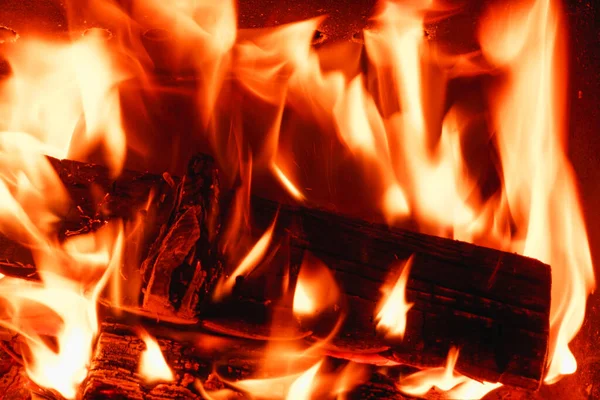 Drewno Płonie Kominku Widok Bliska Ogień Kontekst Tekstura Ognia — Zdjęcie stockowe