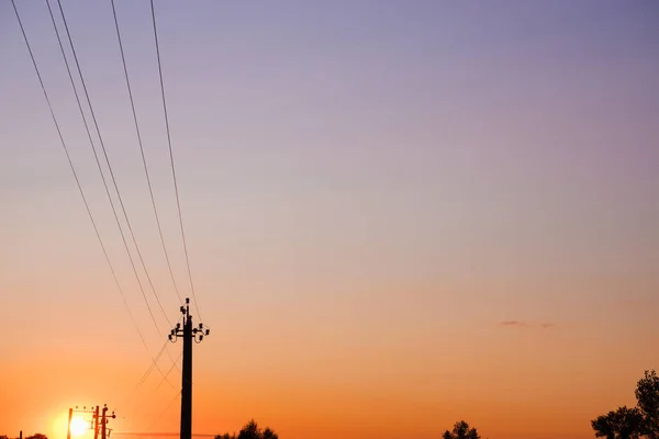 Overhead Power Line Vid Solnedgången Ort För Text — Stockfoto